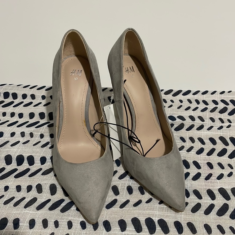 H&M Grey Pumps